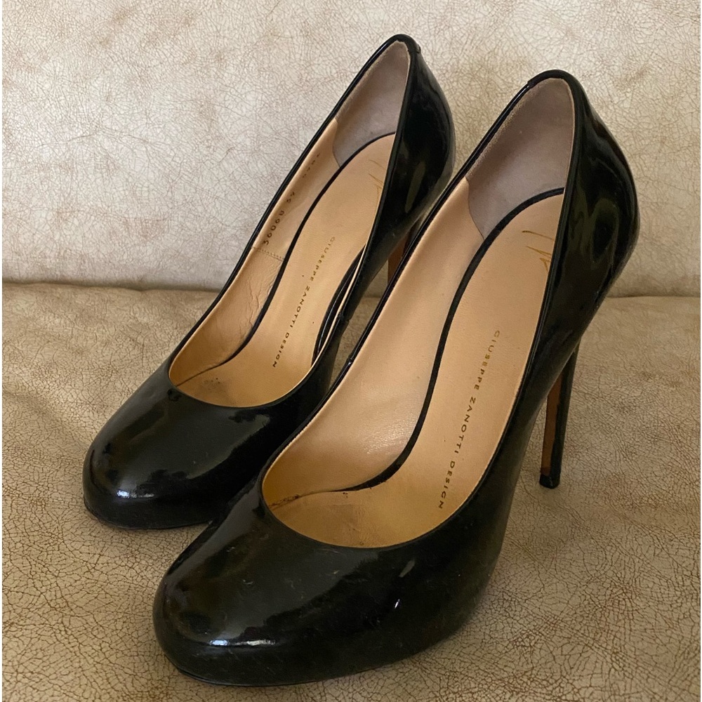 Giuseppe Zanotti Patent Pumps